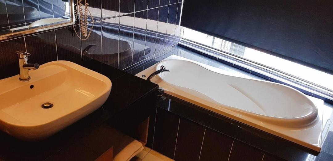 Photo of Bathroom in West District