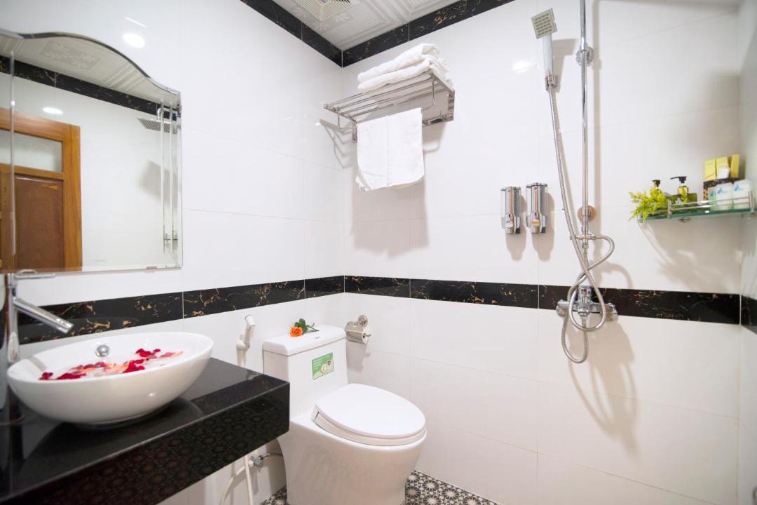 Photo of Bathroom in Ngu Hanh Son
