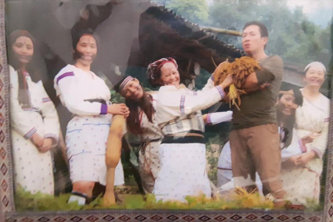 Photo of Human In Picture in Xiulin