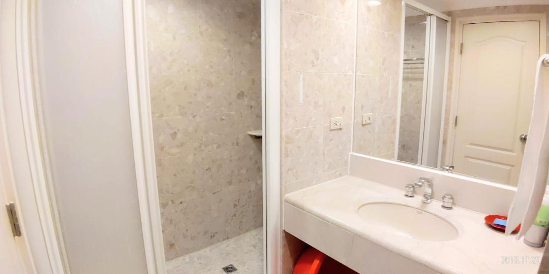 Photo of Bathroom in West District