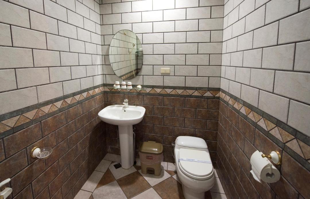 Photo of Bathroom in Lugu