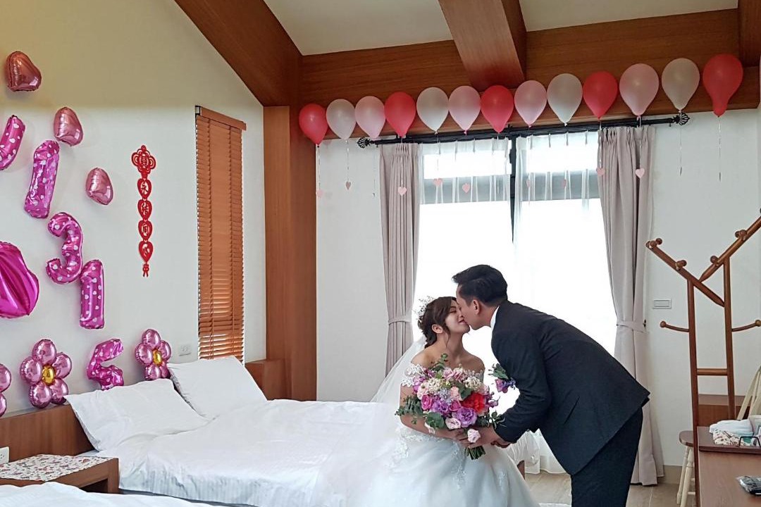 Photo of Human In Picture in Xincheng