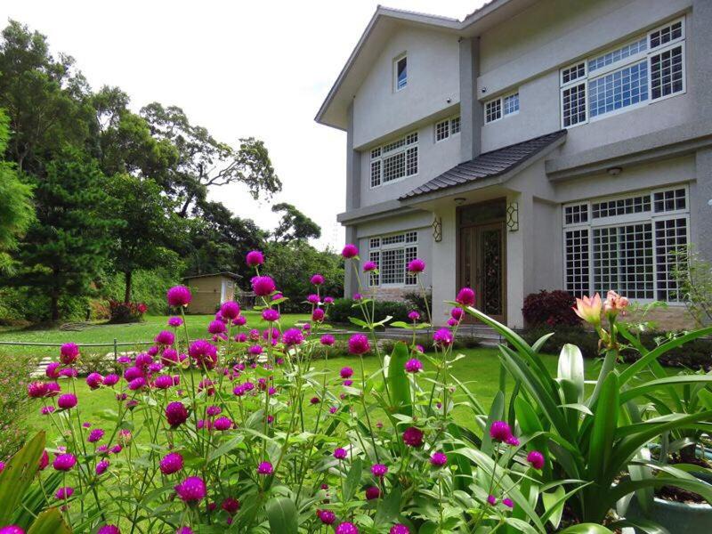 Photo of Buildings in Emei
