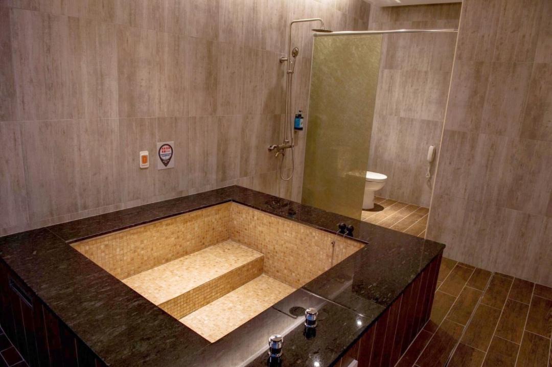 Photo of Bathroom in West District