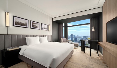 Standard Room, 1 King Bed, River View