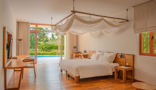  Lagoon 1-Bedroom Pool Villa with King Bed