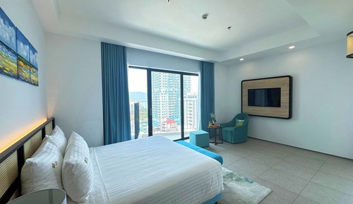 Suite, City View