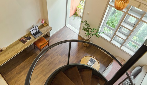Duplex with Balcony