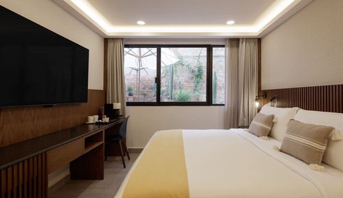 Deluxe Room (SENCILLA)