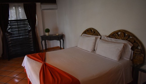 Deluxe Room, Garden View (Bugambilia)