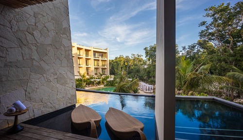 Preferred Club Master Suite, Swim Out