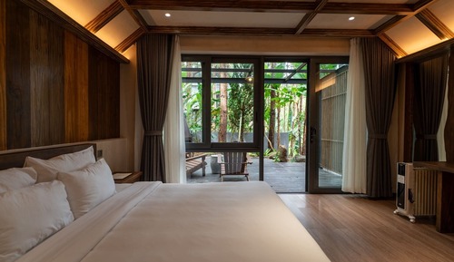TERRACE ROOM