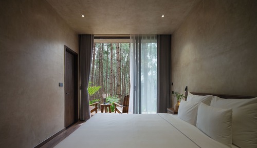 DELUXE GROUND FLOOR