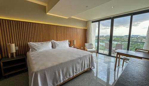 Deluxe River View
