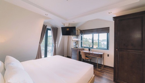 Double Room, Balcony, Valley View