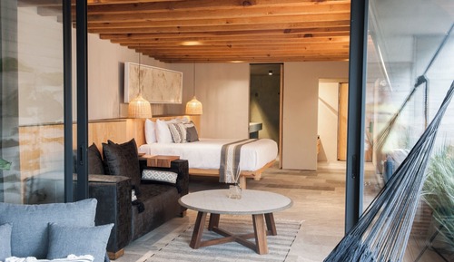 Premium Suite, King bed and Jacuzzi