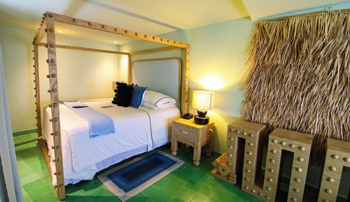 Superior Suite, Bathtub