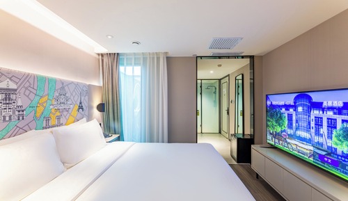 Standard Room, 1 Queen Bed