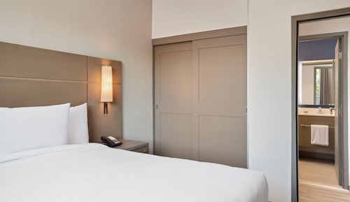 Suite, 2 Bedrooms, Golf View (Balcony)