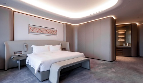Standard Room, 1 King Bed, River View
