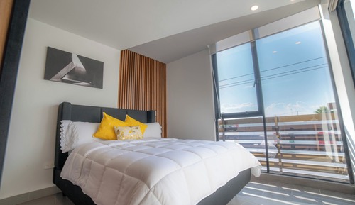 Family Apartment, 2 Bedrooms, Bathtub Grab Bars, City View