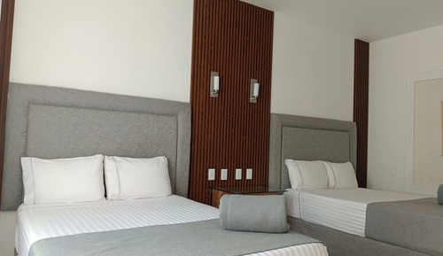 Standard Room, 2 Double Beds