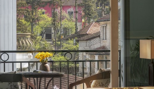 Family Room, Balcony