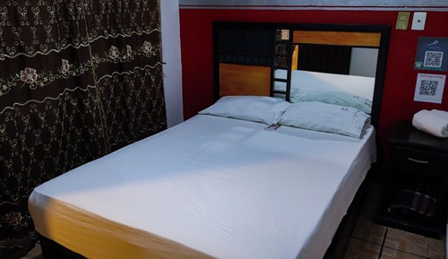 Economy Room