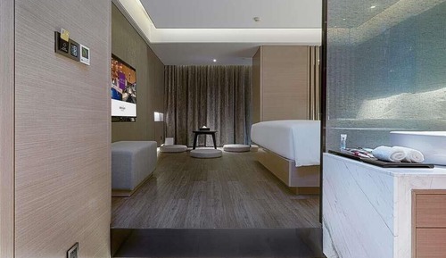 Standard Room, 1 King Bed