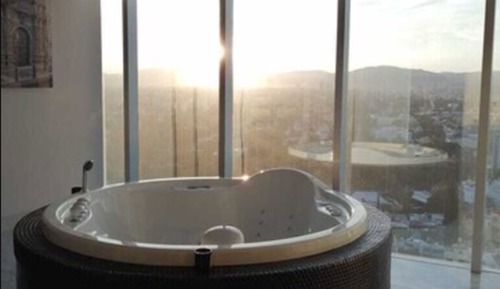 Presidential Suite, Hot Tub, City View