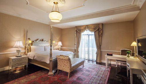 Suite (Chairman)