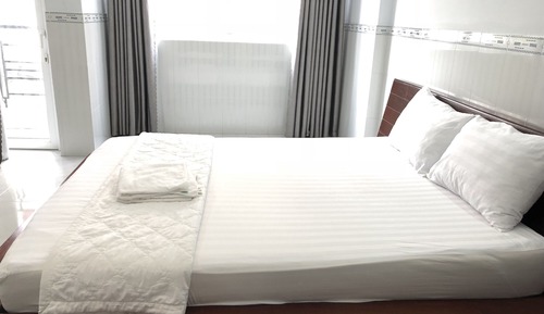 VIP Room, Balcony
