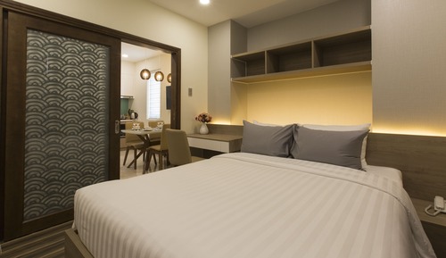 Junior Suite, 1 Queen Bed, City View