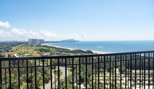 Room, 1 King Bed, Balcony, Partial Sea View