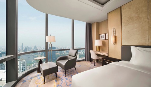 Club Room, 1 King Bed, Non Smoking, Club Lounge Access (Panoramic View)
