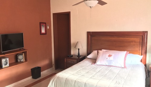Classic Room, 1 Queen Bed, Non Smoking
