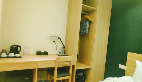 Executive Room, Lake View (with Kitchen)