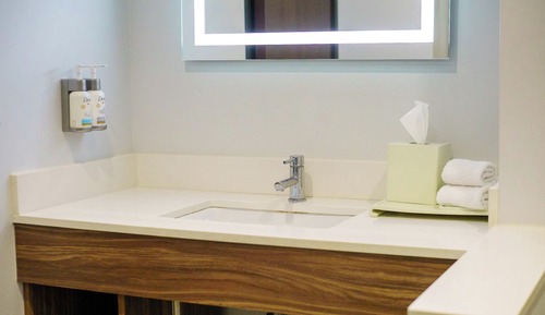 Standard Room, 2 Queen Beds (Walk-In Shower)