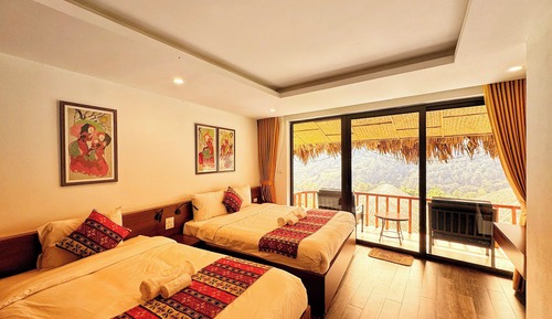 Apartment with Mountain View