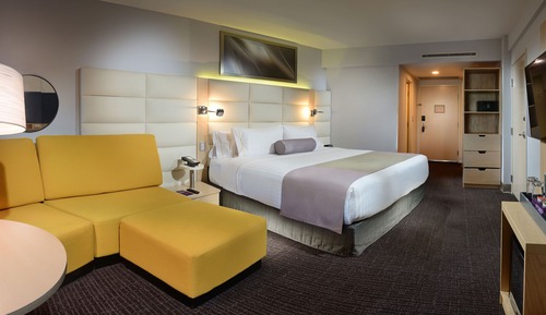 Standard Room, 1 King Bed