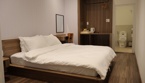 Basic Double Room Single Use, 1 Queen Bed, Non Smoking