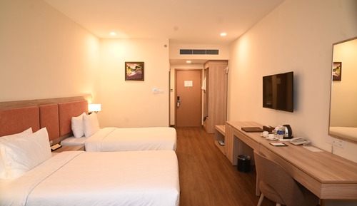 Deluxe Twin Room, City View