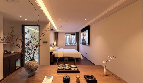 Luxury Suite, Garden View