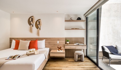 Deluxe Studio, Patio, Courtyard View