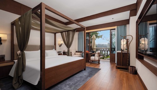 Luxury Double Room, Balcony, Hill View