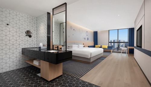Business Room, 1 King Bed, Non Smoking (Holleywood)
