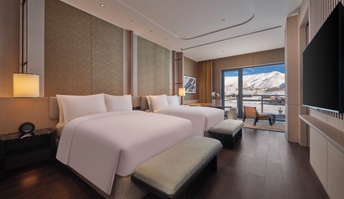 Deluxe Room, 2 Queen Beds, Hill View
