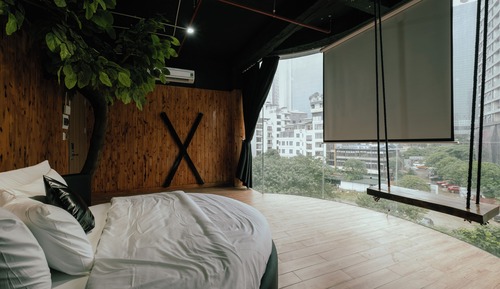 Panoramic Studio Suite, 1 Queen Bed, City View