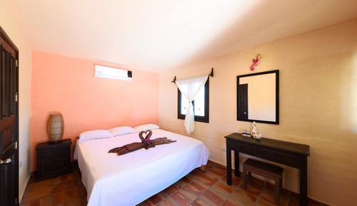 Standard King Room with Garden View