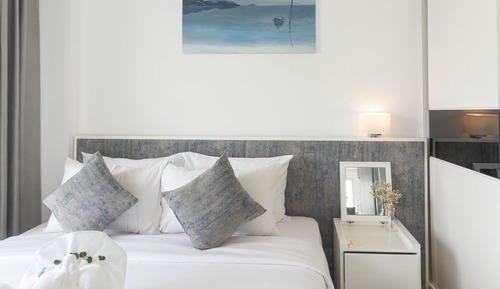 Kubera king suite for 4 pax